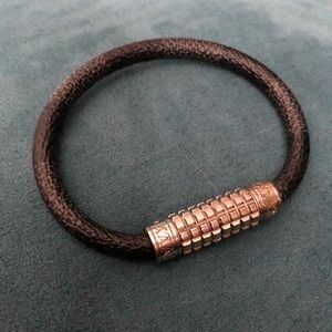 Louis Vuitton digit bracelet size 19CM